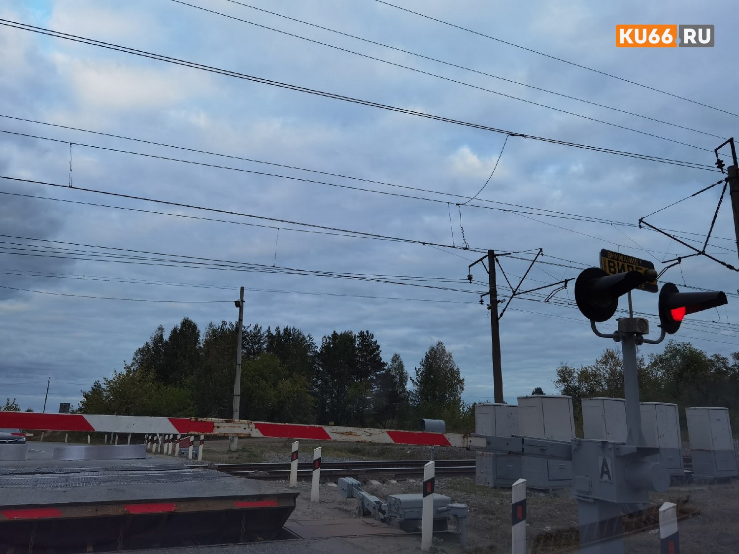 Бесконечные пробки на переезде ЕШК: Жители области выражают свое недовольство