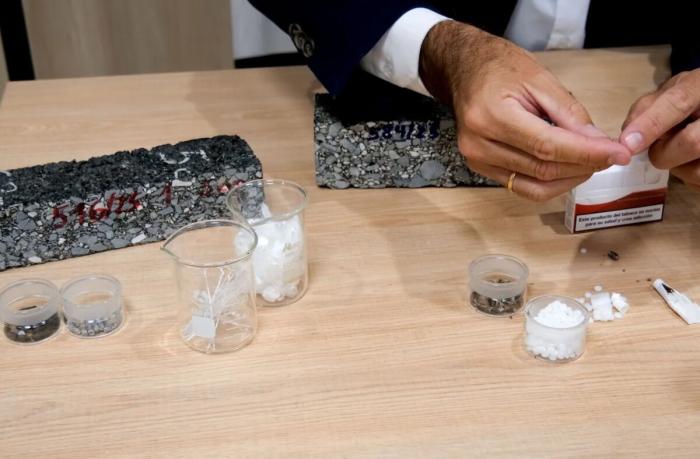 Окурки — теперь не мусор, а строительный материал: учёные нашли способ укреплять ими дороги | Ученые из Италии и Испании создали прочный асфальт с фильтрами от сигарет