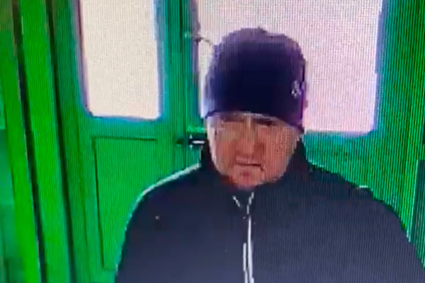 Сотрудники уголовного розыска Каменска-Уральского ищут мужчину, но никаких подробностей не разглашают. Ему лет пятьдесят — смотрите видео!