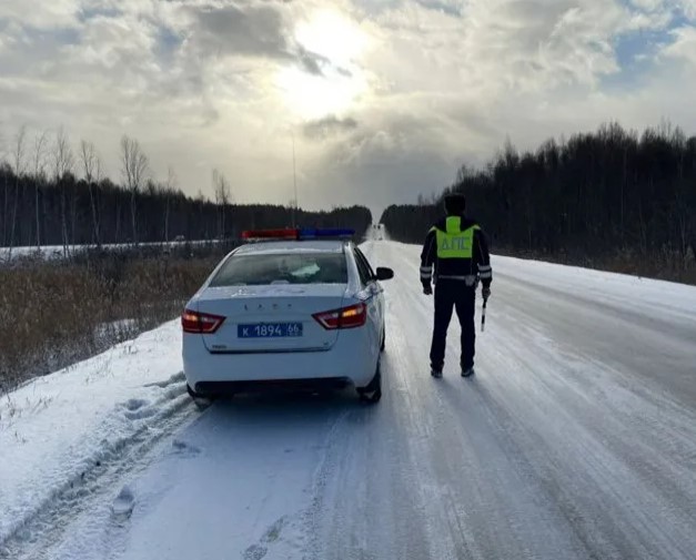 На Урале перекрыли трассу Екатеринбург — Нижний Тагил — Серов из-за гололеда