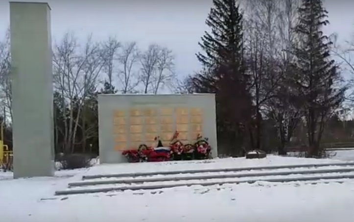 К юбилею Победы готов? В Каменске-Уральском завершили обновление мемориала павшим работникам завода ОЦМ. Оцените, что получилось!