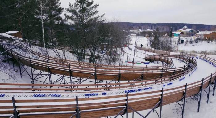 Под Екатеринбургом открыли тюбинговые горки за 20 миллионов рублей: адрес и цены | 70-метровую тюбинговую горку открыли под Екатеринбургом Под Екатеринбургом открыли тюбинговые горки за 20 миллионов рублей: адрес и цены | 70-метровую тюбинговую горку открыли под Екатеринбургом