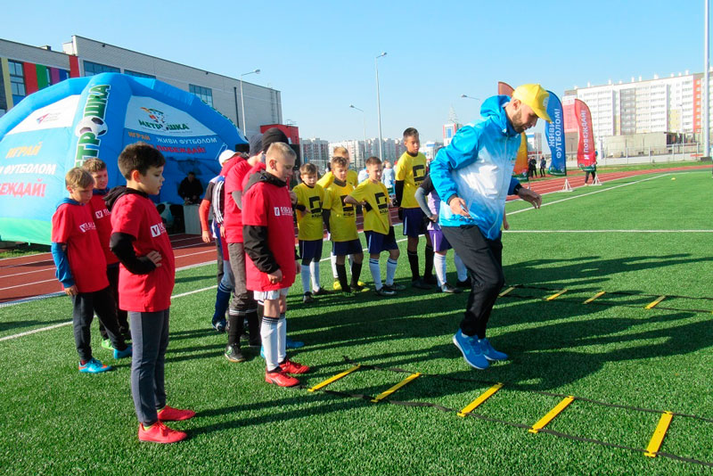 Младшие были впервые. В Каменске-Уральском прошел фестиваль футбольных команд «Метрошка». Тренеры провели мастер-классы