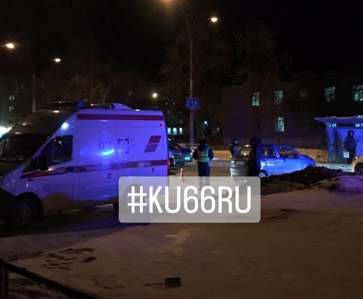 В Каменске-Уральском столкнулось три автомобиля. В ГИБДД опровергли слухи из соцсетей