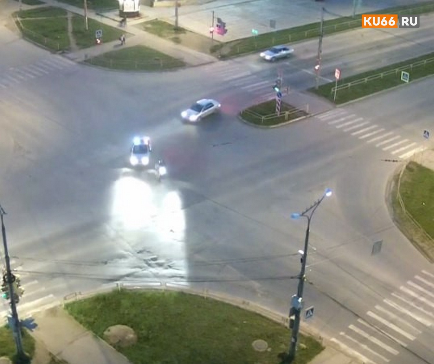 В Каменске-Уральском мотоциклист пытался скрыться от экипажа ДПС. Говорят, остановить байкера смогли лишь в соседнем районе...