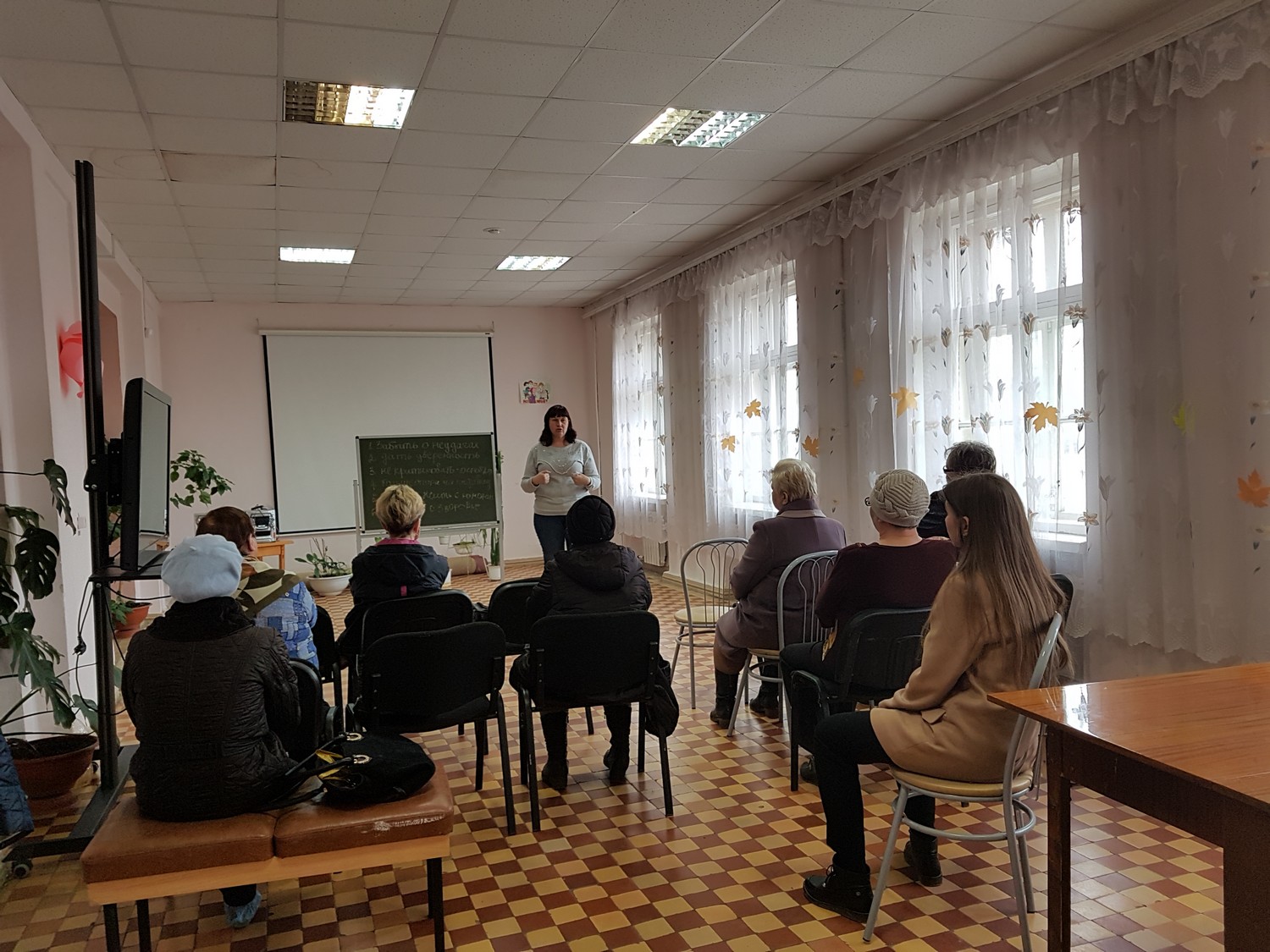 Воспитанники реабилитационного центра Каменска-Уральского выясняли секреты настоящего мужчины и истинную красоту девушки