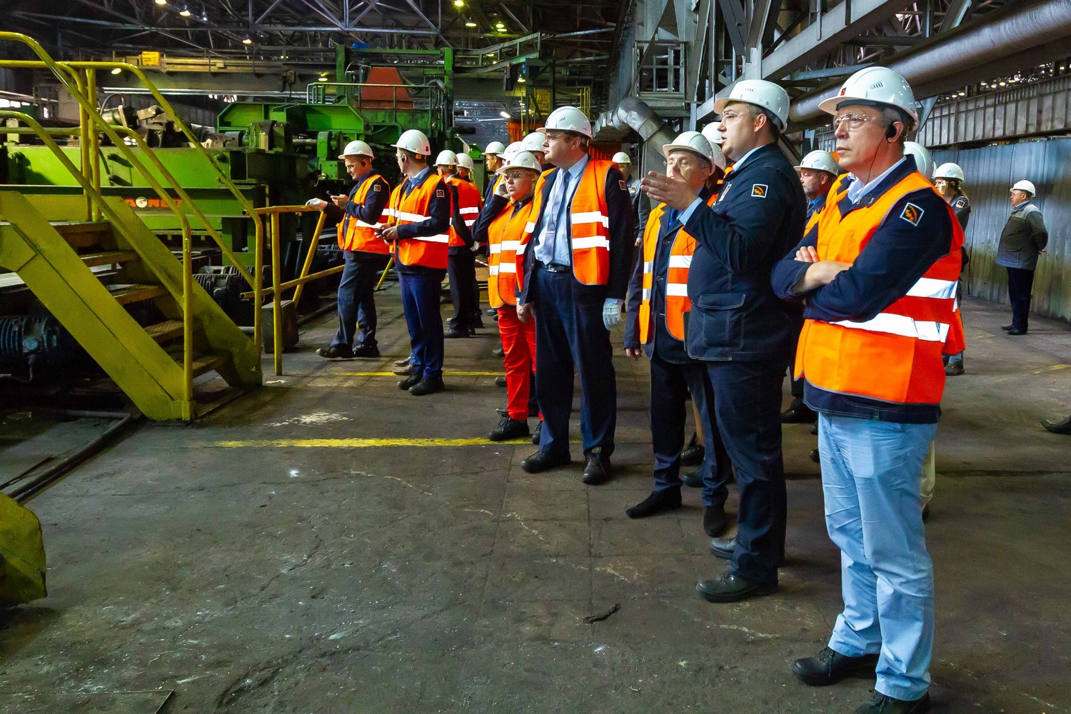 Обмен опытом: СинТЗ Каменска-Уральского посетили гости из «Уральских локомотивов» - посмотрели клинику «Будь здоров», оценили масштабы цехов