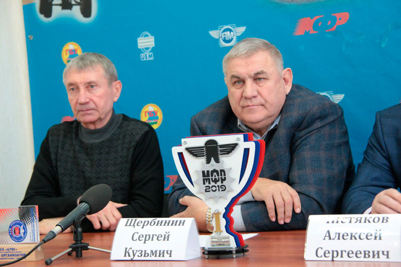 Уже в эти выходные в Каменске-Уральском официально открывается мотосезон. За местную команду снова будет ездить швед Мартин Хаарахилтунен