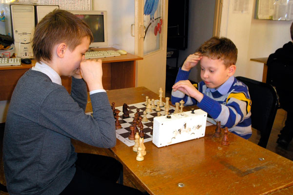 Юные шахматисты «выясняли отношения» в рамках полуфинала Кубка Каменска-Уральского «Осень». Публикуем имена победителей