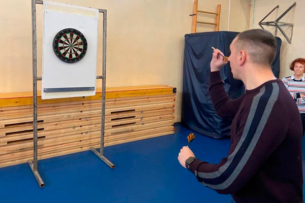 Команда огнеборцев заняла третье место в соревнованиях по дартсу