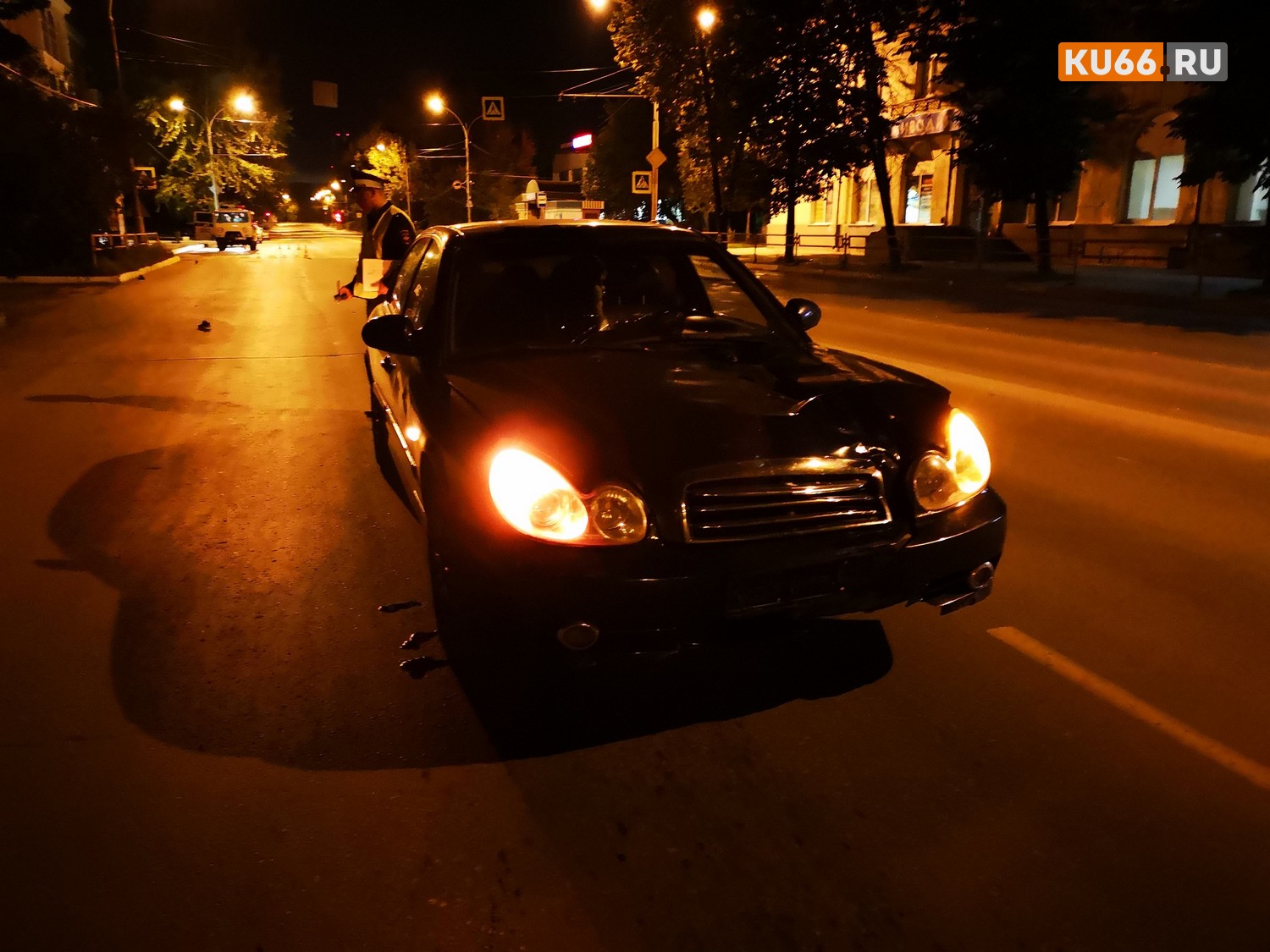 Шла по «пешеходнику» в наушниках, капюшоне. В Каменске-Уральском Хендай сбила девушку - у той переломы таза, плеча