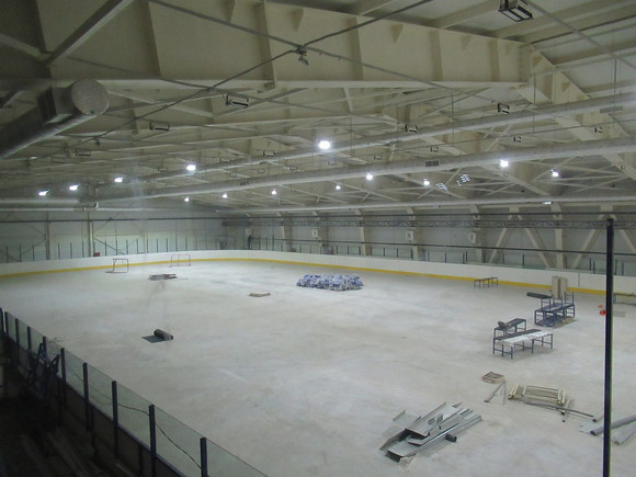 Сдать самый известный долгострой Каменска-Уральского планируют в январе. Чтобы не сорвать сроки рабочие раньше вышли с каникул