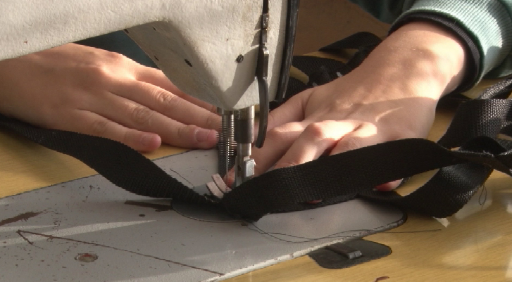 В Каменске-Уральском швейное предприятие производит носилки для российских военнослужащих