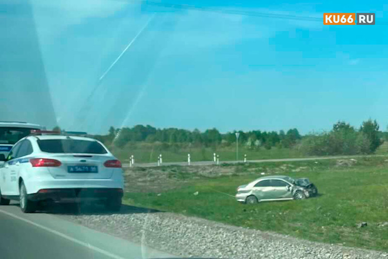 На дороге из Каменска по Барабановскому тракту водитель автобуса устроил ДТП, неудачно развернувшись. Такая же авария была и в апреле