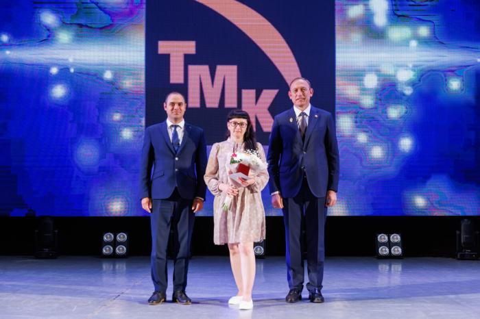 570 наград, большой концерт и звёзды на сцене: как СинТЗ отметил День металлурга | Синарские трубники отметили День металлурга