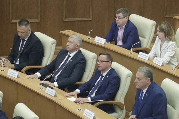 «Это чревато цензурой и коррупцией в сфере рекламы». Депутаты городской думы Каменска-Уральского против поправок в законе «О рекламе»