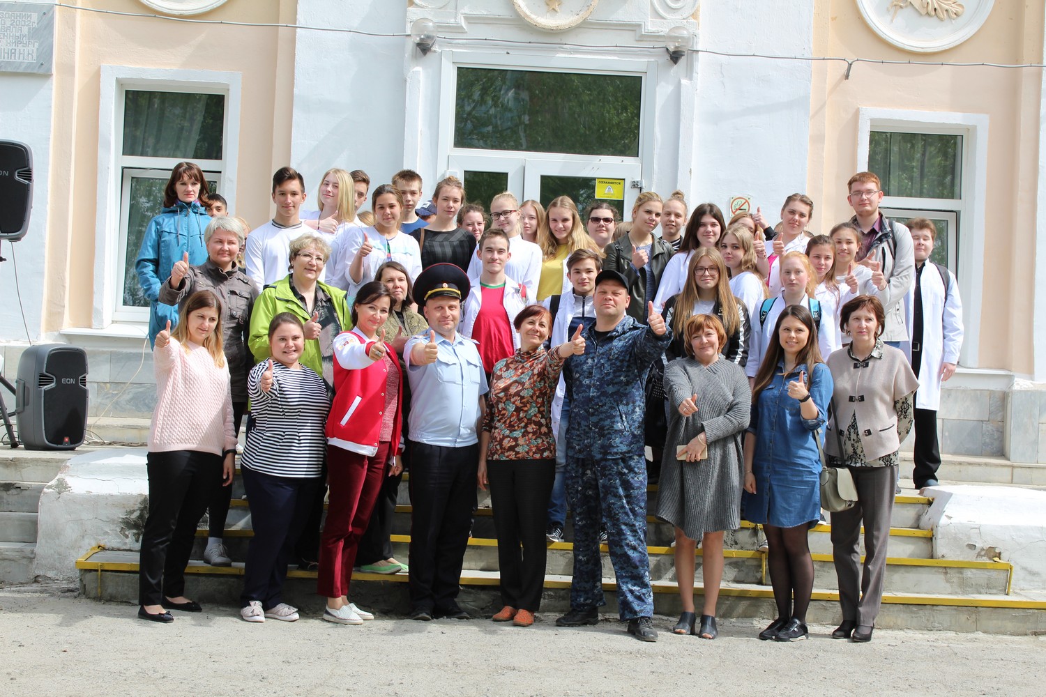 Полицейские в Каменске-Уральском тренировали студентов медколледжа и советовали: "Будьте готовы к экстремальной ситуации"
