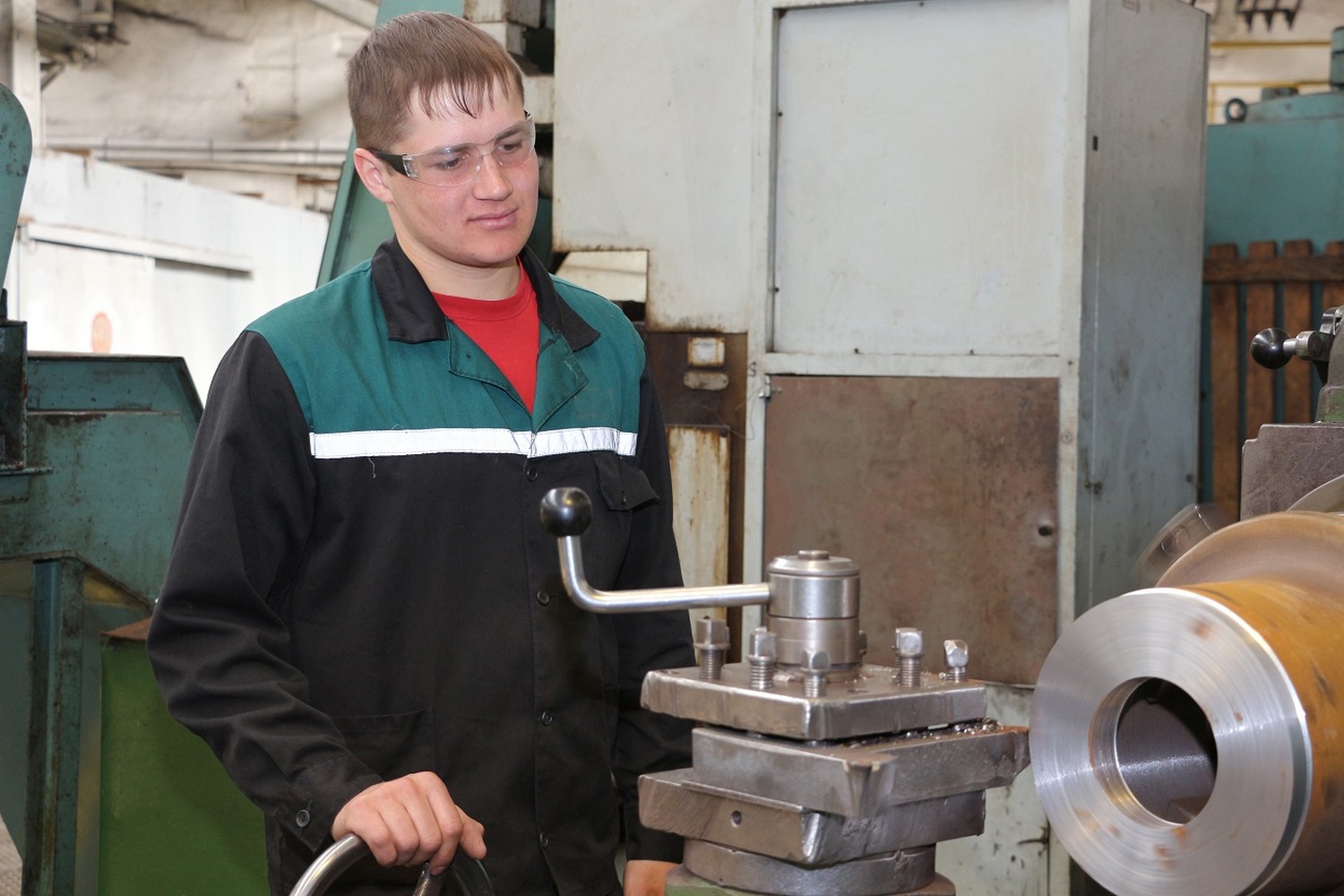 «Заводу нужны молодые кадры». На КУЛЗе в Каменске проходят практику 40 студентов, надеясь, что сумеют «зацепиться» и трудоустроиться