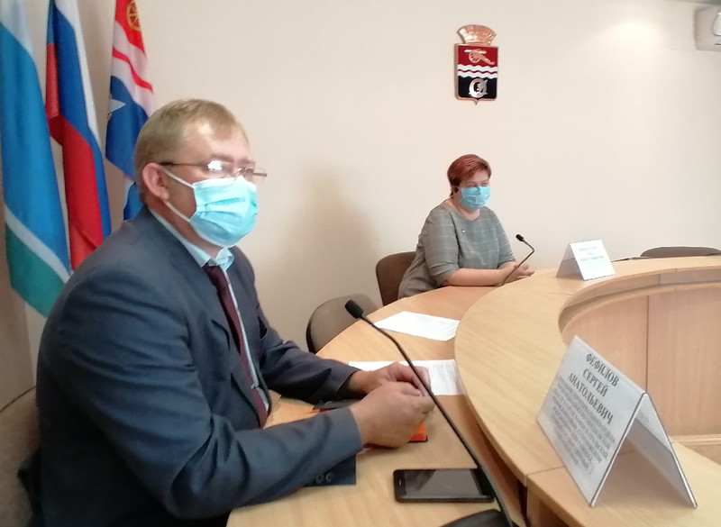 Санэпидемиологи опасаются последствий начала учебного года в Каменске — говорят, скоро станет ясно, будет ли всплеск заболевания COVID-19