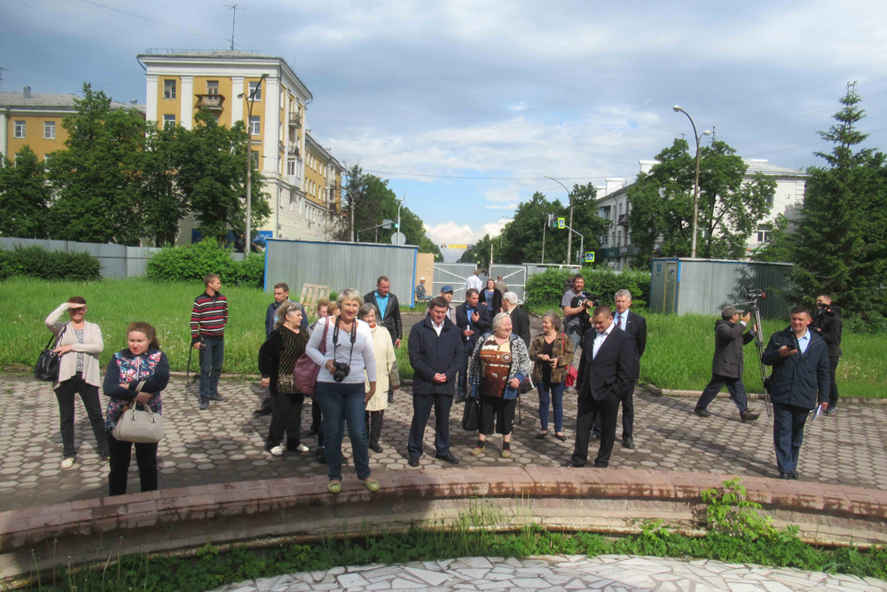 Только в России возможно: общественников Каменска спросили о ремонте фонтана на пл. Горького, когда он уже начался. Но те поддержали