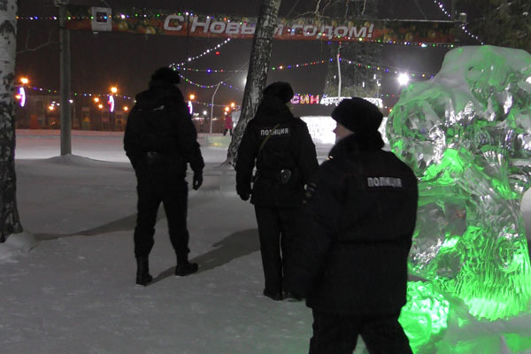 Патруль в действии: в каникулы полицейские поймали десятерых несовершеннолетних подростков в Каменске, которые разгуливали по ночам