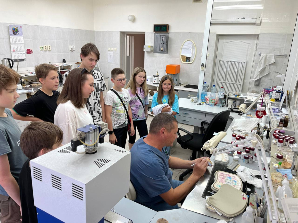 Открываем двери мира стоматологии: увлекательная экскурсия в зубной центр | Открываем двери мира стоматологии: увлекательная экскурсия в зубной центр