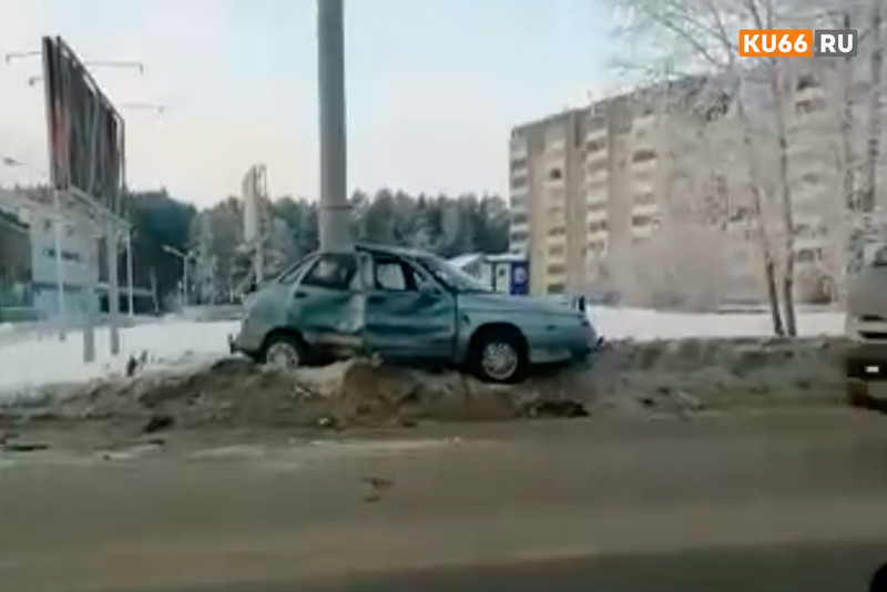«Смотрю: автобус едет на меня и даже не пытается тормозить». Появились подробности массовой аварии на ул. Лермонтова в Каменске-Уральском