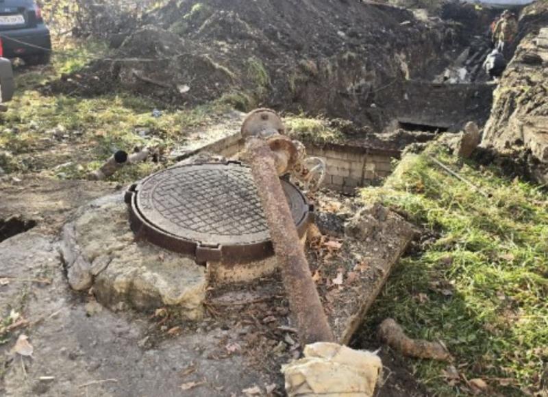 «Трубы изношены до свищей»: в Каменске-Уральском ремонтируют участок теплотрассы в поселке имени Чкалова | В Каменске-Уральском ремонтируют участок теплотрассы в поселке имени Чкалова