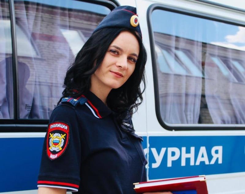 «Леди в погонах»: Анна Крапивина из Каменска-Уральского борется за звание лучшего участкового России | Анна Крапивина представит Каменск-Уральский на областном этапе конкурса МВД