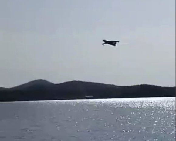 К тушению пожаров на Урале привлекли водозаборные самолёты. ВИДЕО