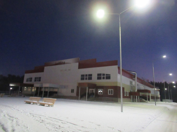 Неужели откроют? На крытом катке в Каменске-Уральском монтируют трибуны и устанавливают сантехнику. Второй этаж – уже готов