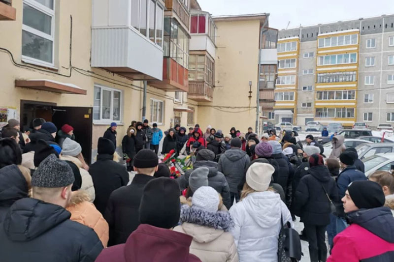 В Каменске-Уральском хоронят девушку, погибшую в ДТП