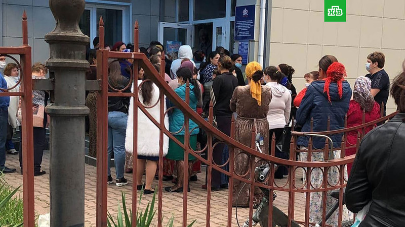 Россияне массово штурмуют пенсионные фонды ради выплат на детей