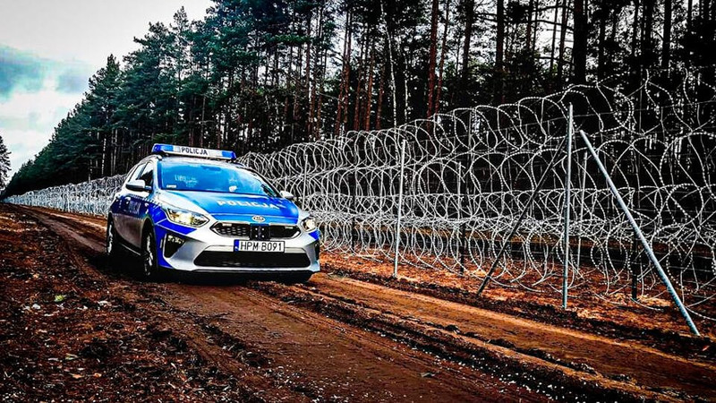 Полиция Польши обнаружила тело выходца из Сирии на границе с Белоруссией Полиция Польши обнаружила тело выходца из Сирии на границе с Белоруссией