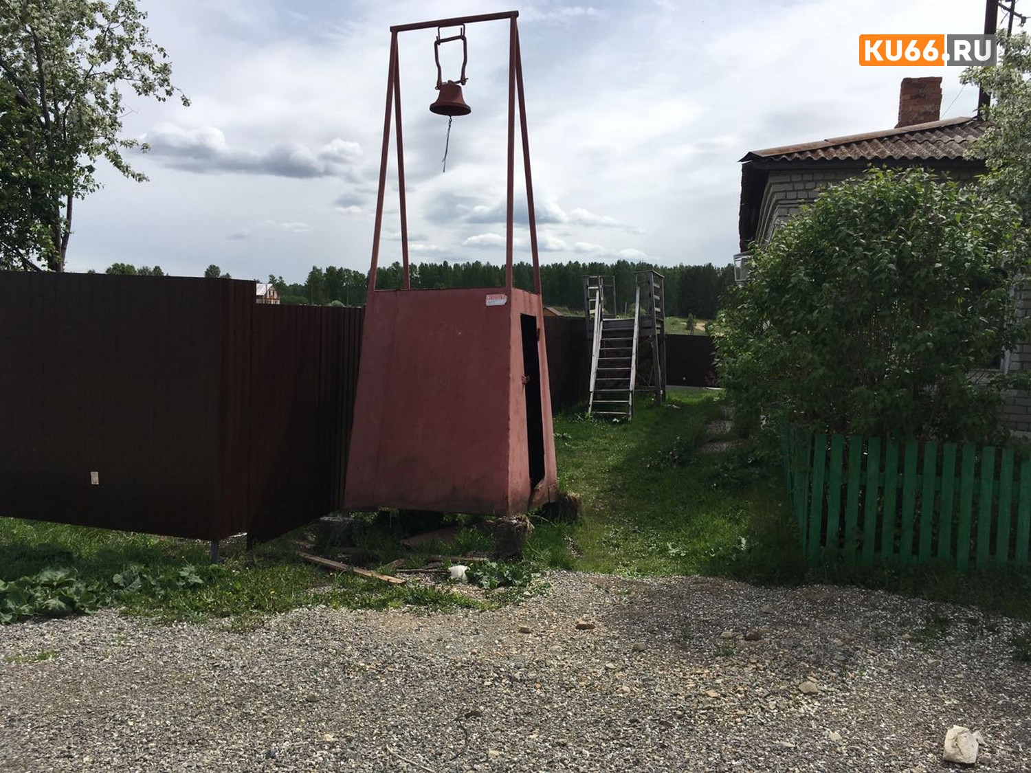 Жители деревни под Каменском-Уральским вступились за источник с тысячелетней историей. «Один умник строит рядом баню и туалет...»