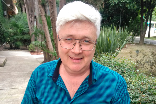 «Все! На свободу!» Директор каменской телекомпании вышел с больничного и рассказал, чем три недели лечился от коронавируса