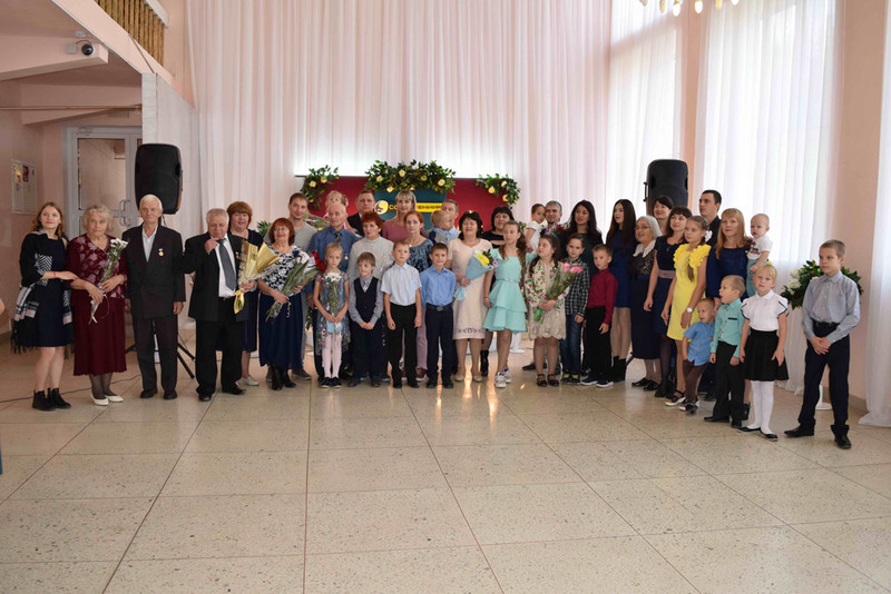 Юбиляров семейной жизни и многодетных матерей чествовали в Каменске-Уральском: имена тех, с кого всем вам стоило бы брать пример