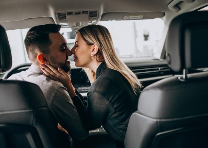 Штраф, арест или срок: что грозит россиянам за секс в машине | Автоюрист рассказал, что будет за секс в машине