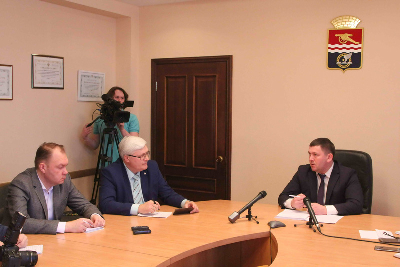 Говорит Шмыков, режиссирует Шеремет: ежегодный отчет о работе за год мэр Каменска-Уральского провел on-line с подручными журналистами