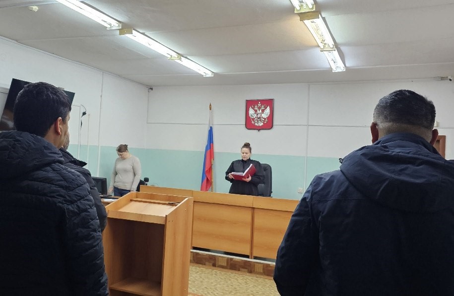 Группа в Серове получила сроки за эксплуатацию мигрантов на полигоне ТБО | На Урале за нелегальную миграцию дали реальные сроки заключения 