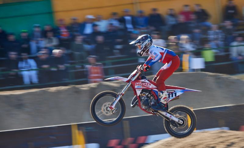 Проехали к пьедесталу: Свердловские гонщики взяли золото и стали чемпионами России по суперкроссу | Свердловские спортсмены завоевали золото и бронзу в Чемпионате России по суперкроссу