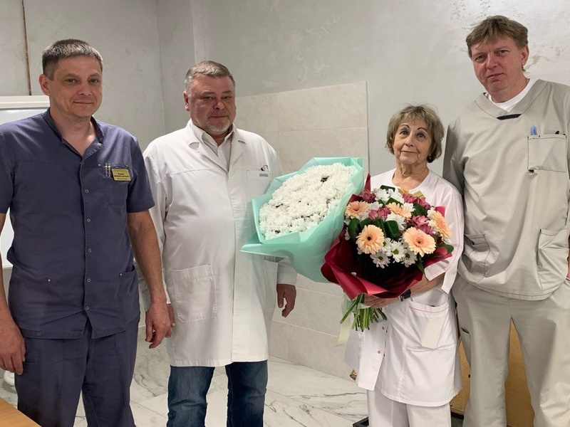 Хирург из Каменска-Уральского спасла мальчика, который стал её коллегой | В Каменске-Уральском хирург спас мальчика, который стал её коллегой