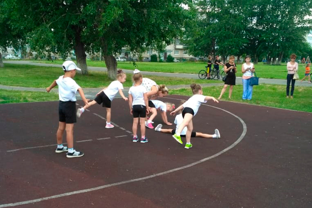 В преддверии нового учебного года спортшколы Каменска зазывают к себе подростков. «Нет ничего страшного, что ребенок в поисках себя...»