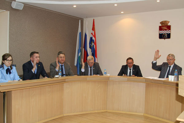 Муниципалов командируют?