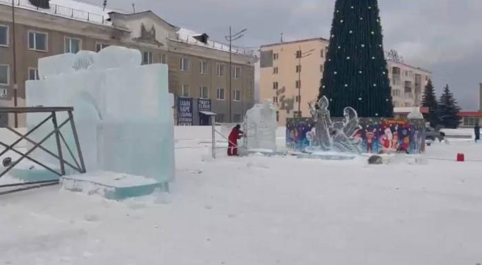 "В сроки укладываются": власти Каменска-Уральского проверили готовность ледовых городков | О готовности ледовых городков отчитались власти Каменска-Уральского "В сроки укладываются": власти Каменска-Уральского проверили готовность ледовых городков | О готовности ледовых городков отчитались власти Каменска-Уральского