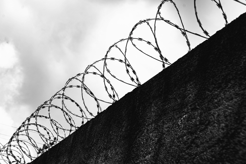 Суд арестовал директора магазина "Монетка" по обвинению в убийстве и покушении. | Директора "Монетки" арестовали по обвинению в убийстве сотрудницы в Екатеринбурге