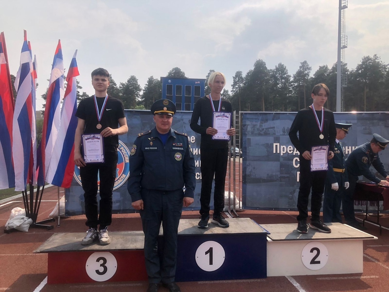 Каменские школьники успешно выступили на областных состязаниях по пожарно-спасательному спорту
