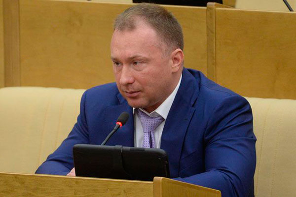 Сын Жириновского попросил у отца прощения на могиле