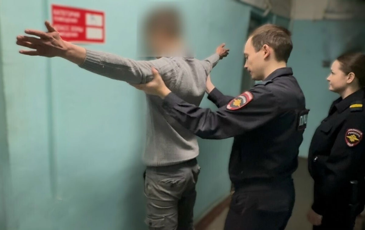 В центре Каменска-Уральского задержали мужчину с мефедроном и а-PVP | В Каменске-Уральском задержали мужчину с наркотиками