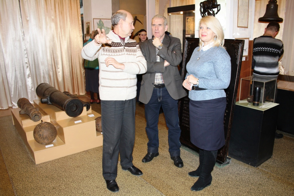 «Алиса» будет вести экскурсии в музее в Каменске-Уральском — расскажет Вам о пушках, отлитых для экспедиции Витуса Беринга «Алиса» будет вести экскурсии в музее в Каменске-Уральском — расскажет Вам о пушках, отлитых для экспедиции Витуса Беринга